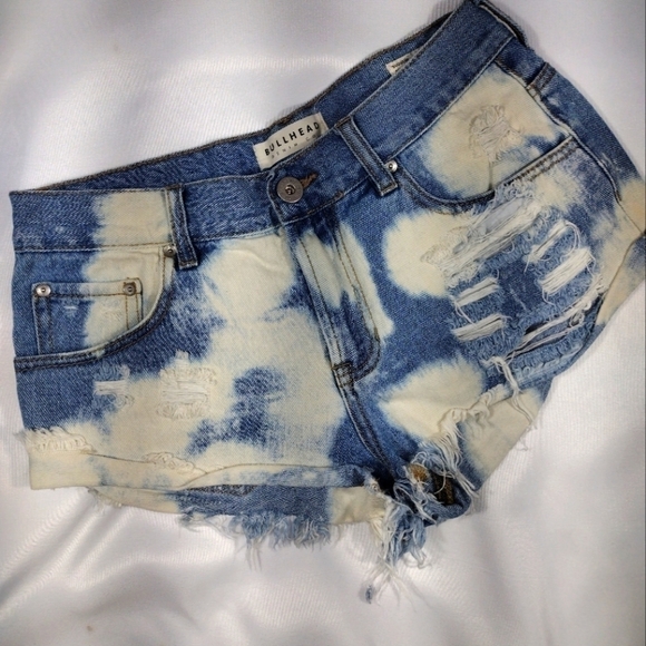 DISTRESSED jean Shorts 7 - Picture 1 of 9
